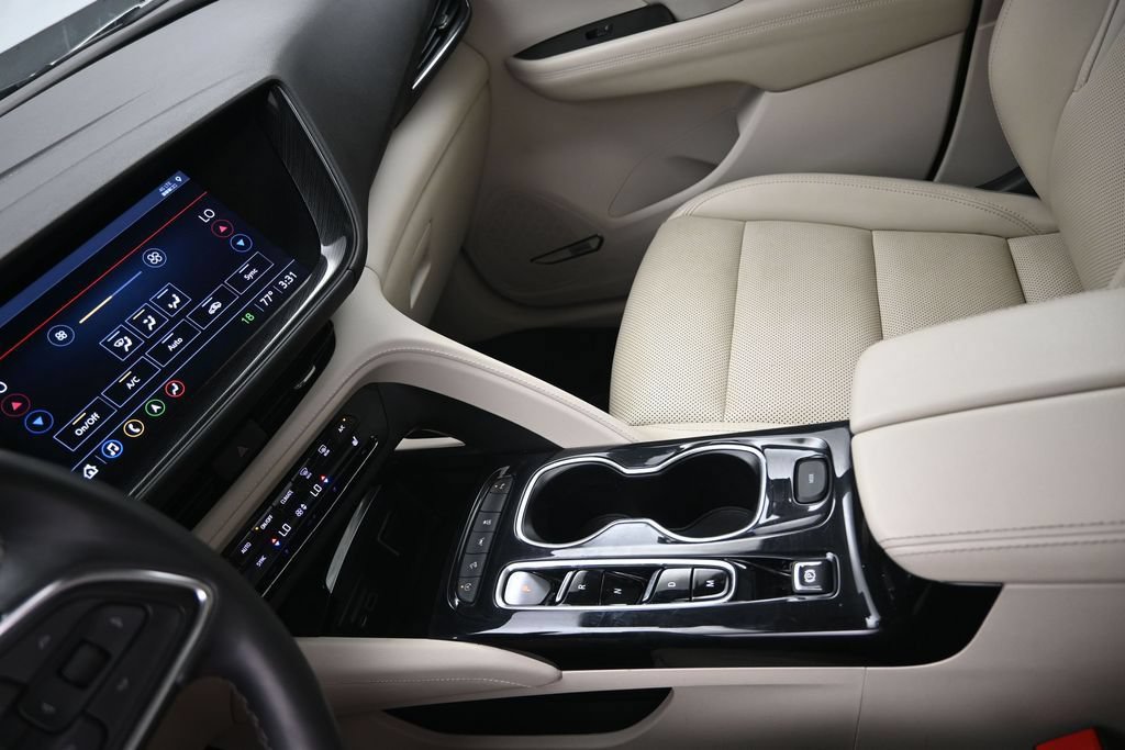 Used 2022 Buick Envision Essence w/ Technology Package I AWD/4WD image 19