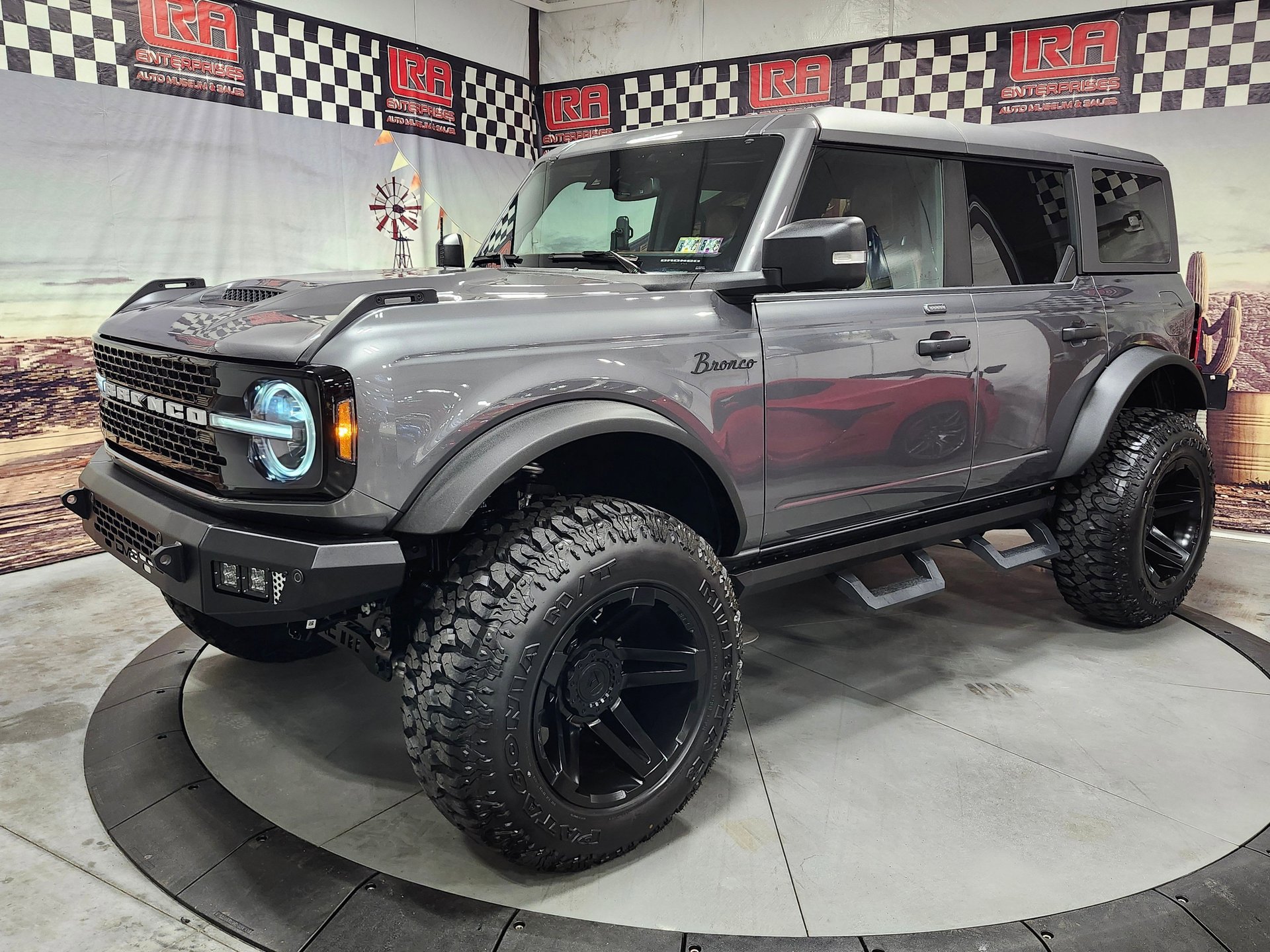 Used 2022 Ford Bronco Wildtrak image 2