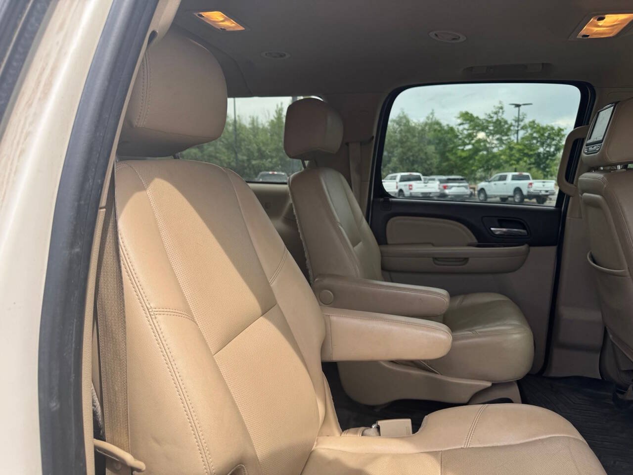 Used 2013 GMC Yukon XL Denali AWD/4WD image 14