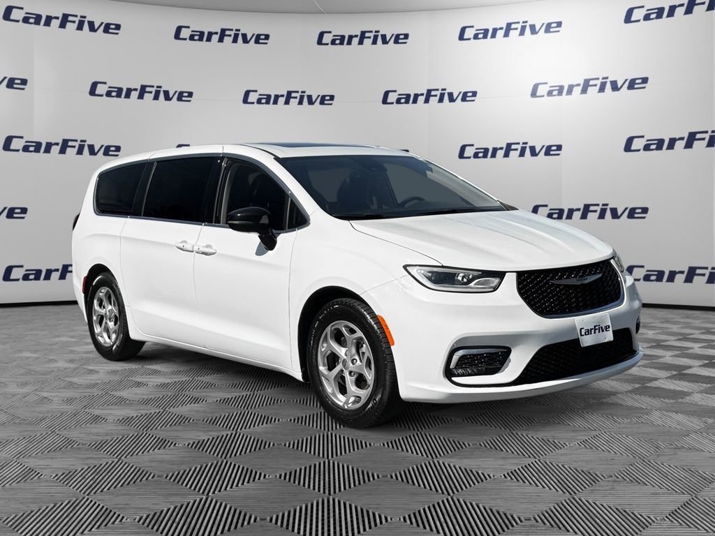 Used 2024 Chrysler Pacifica Limited image 8
