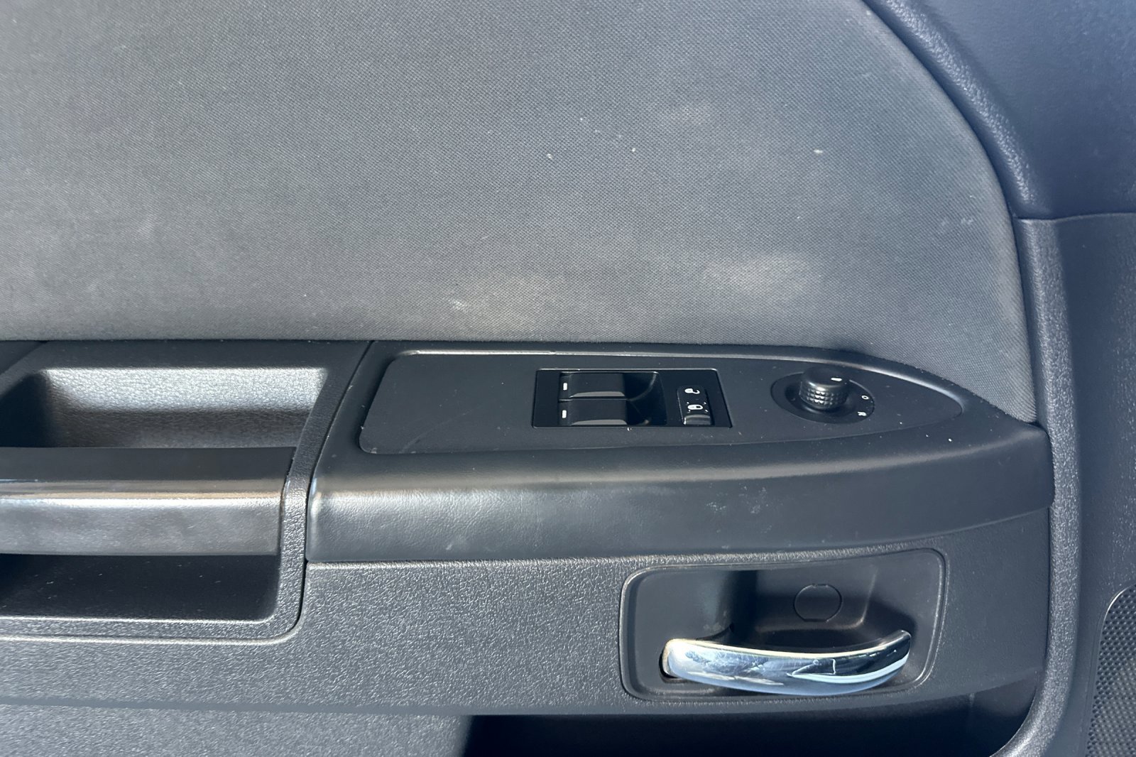 Used 2010 Dodge Challenger SE RWD image 11