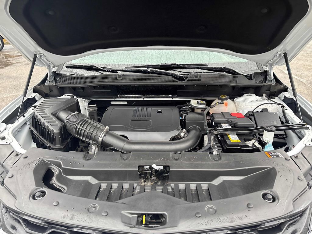 Used 2025 Chevrolet Blazer LT image 32