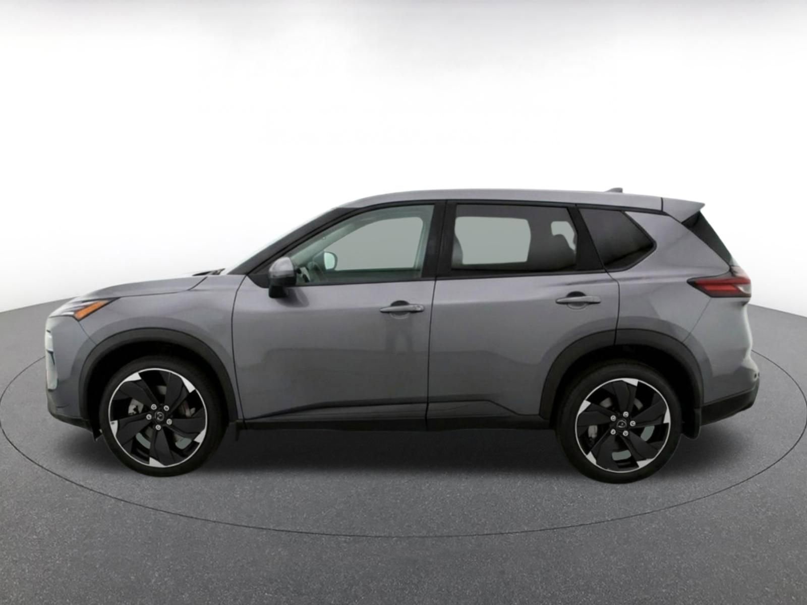 Used 2025 Nissan Rogue SV FWD image 5