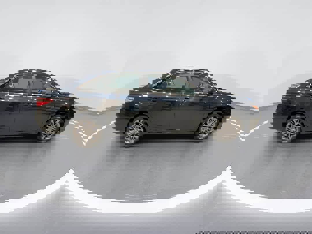 Used 2017 Toyota Camry SE image 9