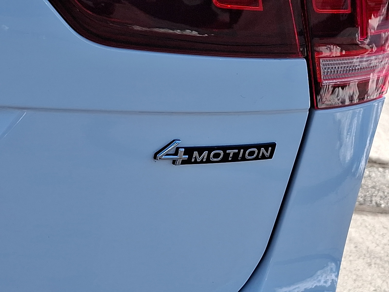 Certified 2024 Volkswagen Tiguan Wolfsburg Edition image 31