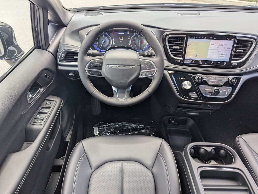 New 2027 Chrysler Pacifica Select w/ Family Tech Group FWD image 15