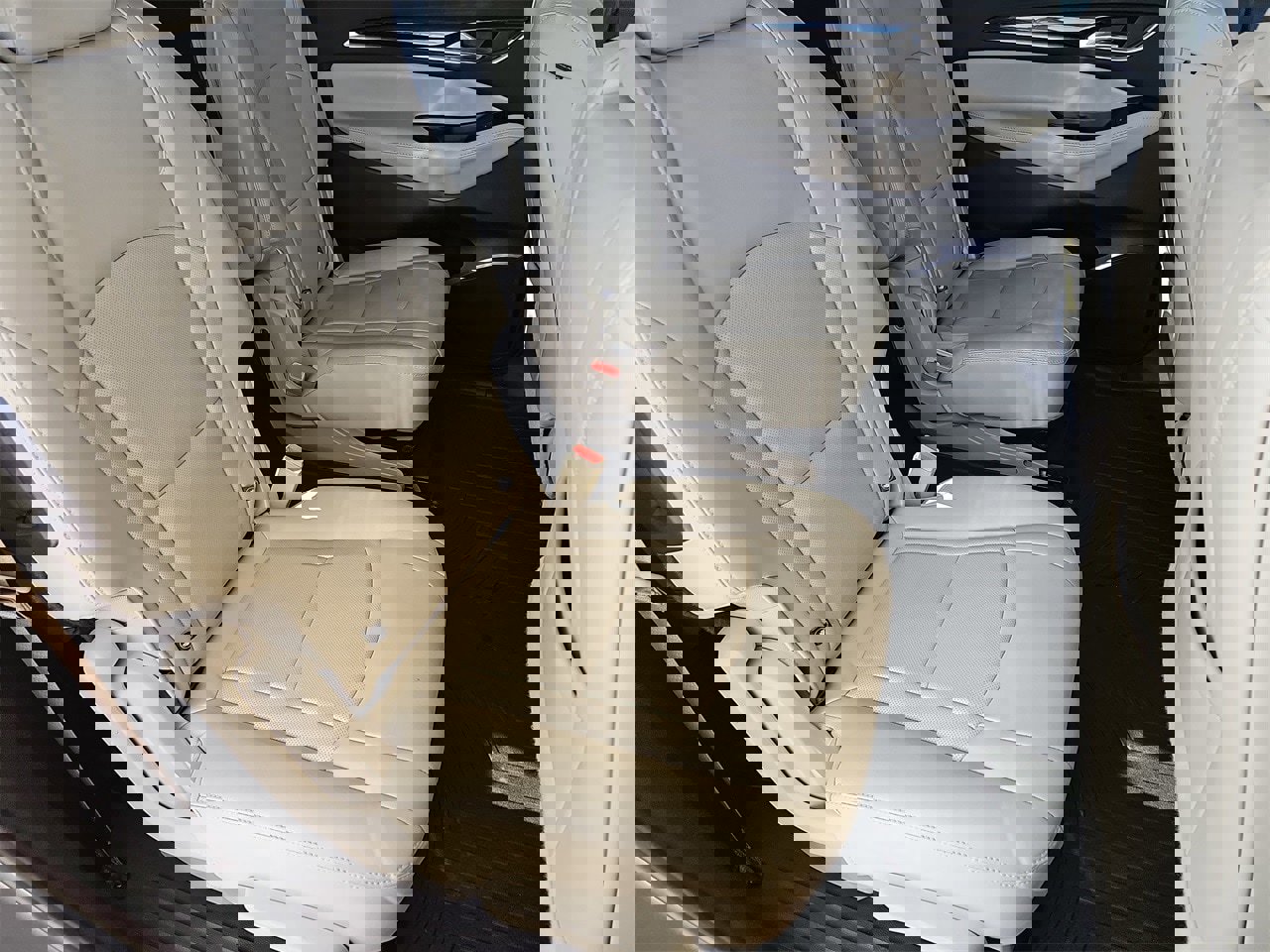 Used 2019 Buick Enclave Essence image 15