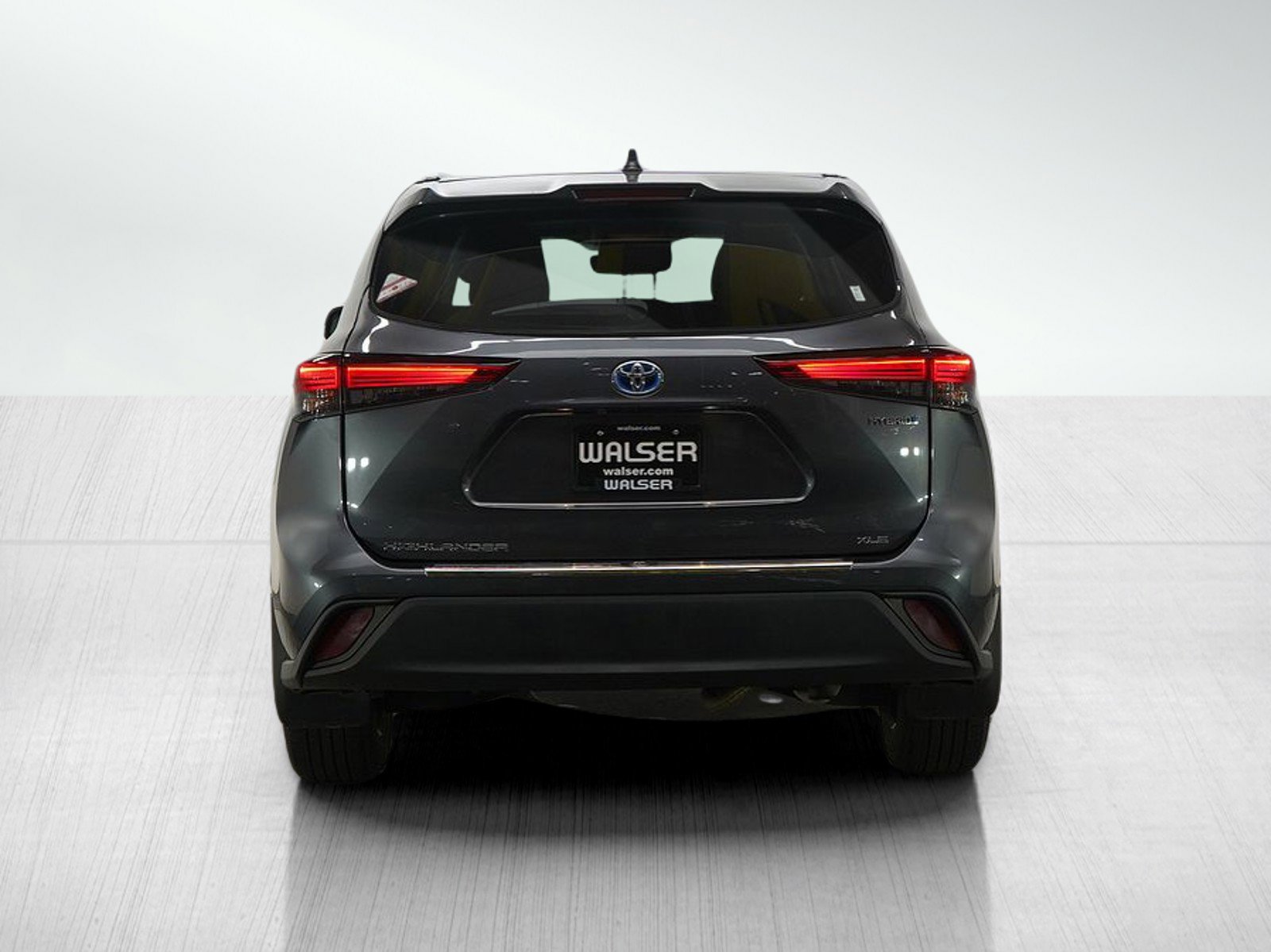 Used 2020 Toyota Highlander XLE image 4