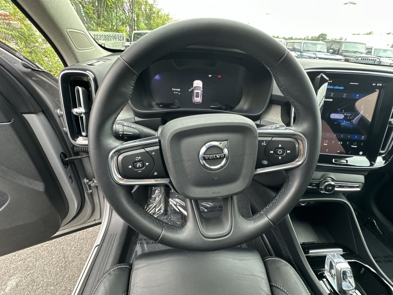 Used 2023 Volvo XC40 B5 Plus w/ Protection Package Premier AWD/4WD image 24