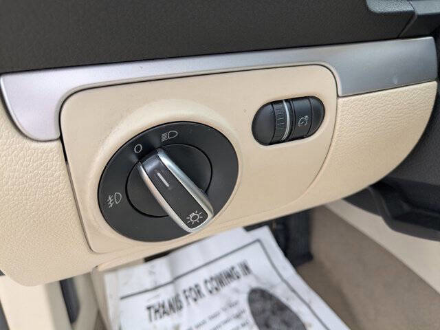 Used 2013 Volkswagen Eos Komfort image 17