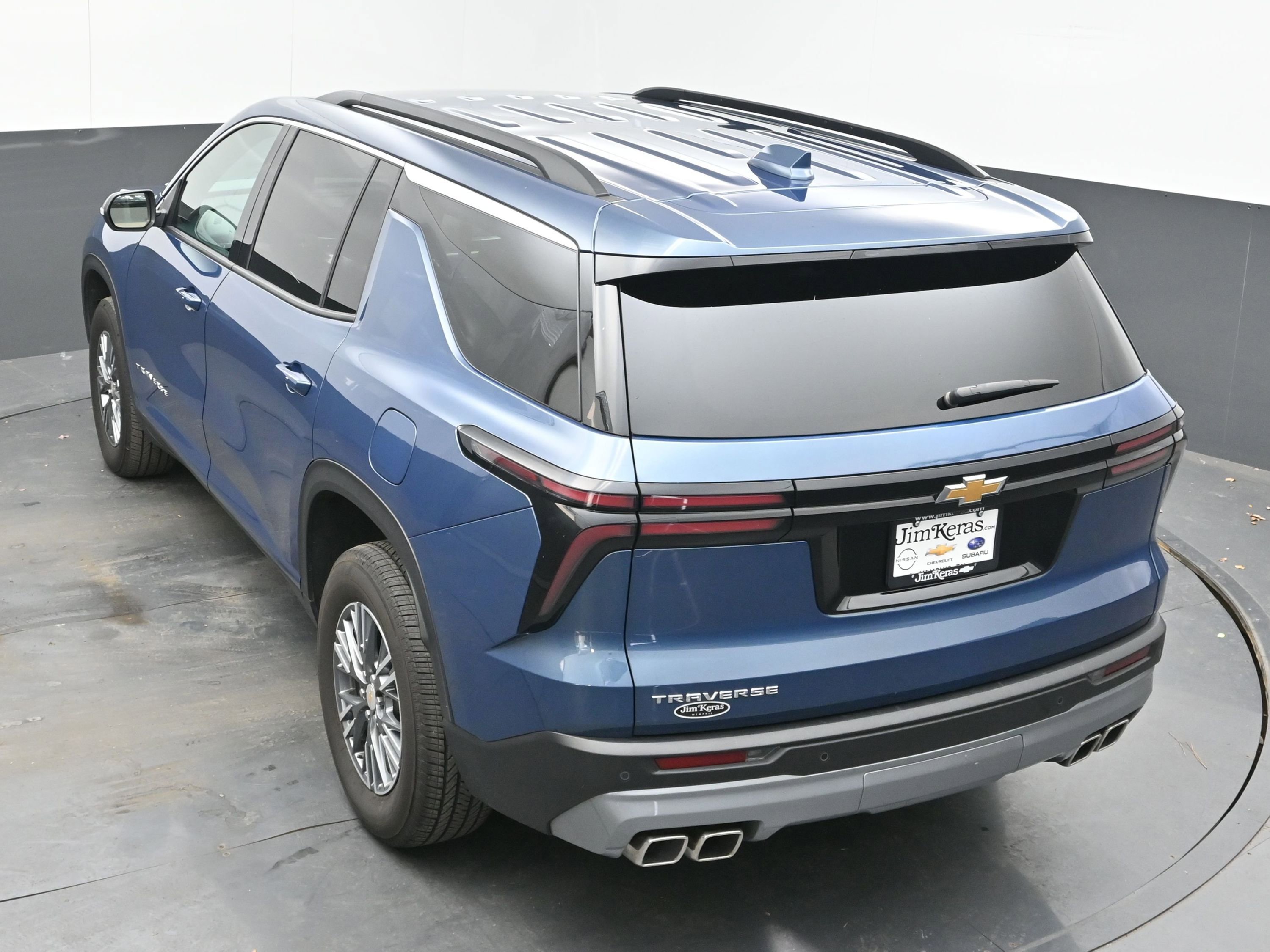 Used 2025 Chevrolet Traverse LT image 37
