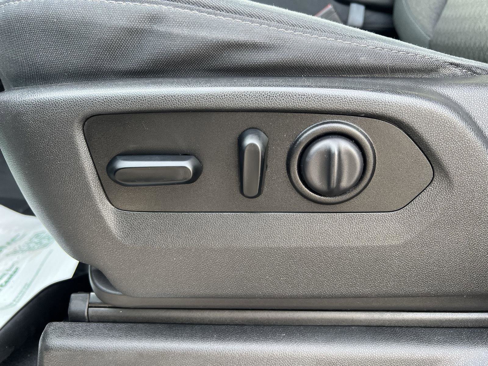 Used 2019 GMC Sierra 1500 SLE w/ SLE Value Package image 21