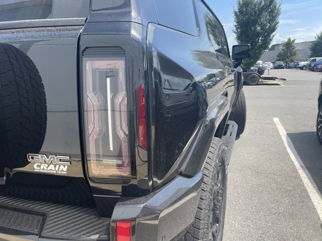 New 2025 GMC Hummer EV 2X image 10