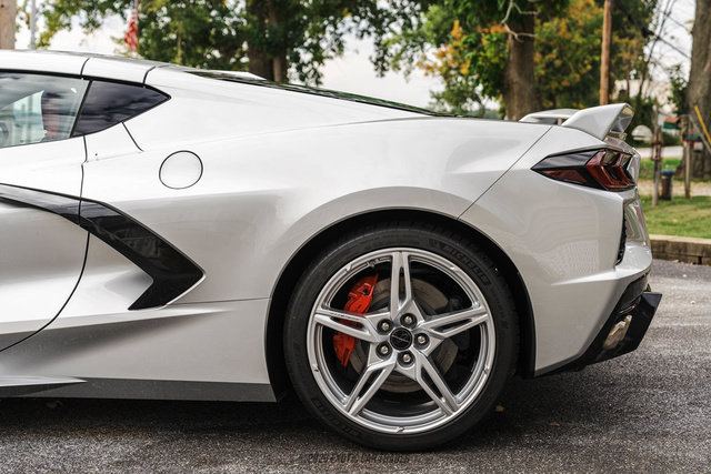 Used 2020 Chevrolet Corvette Stingray Preferred Cpe w/ 2LT Preferred Equipment Group RWD image 4