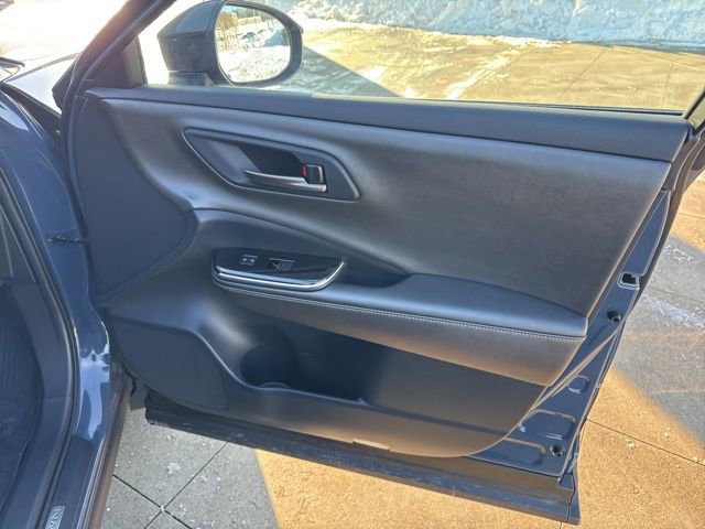 Used 2025 Toyota Crown Nightshade image 32