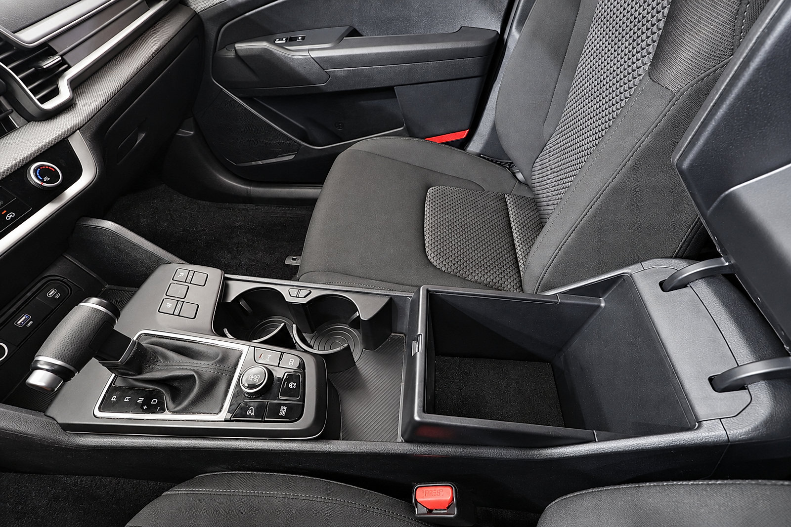 Used 2024 Kia Sportage LX AWD/4WD image 17