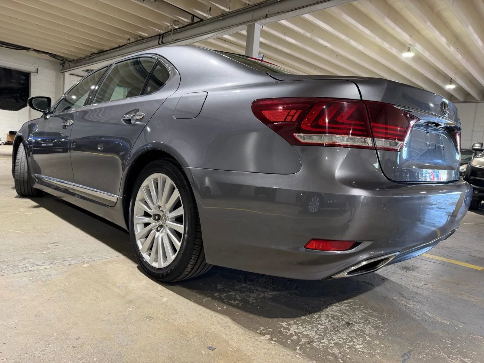 Used 2013 Lexus LS 460 L w/ Preferred Accessory Package AWD/4WD image 3