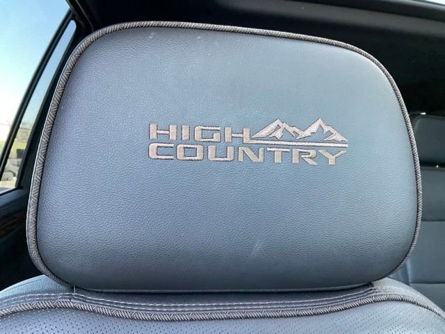 Used 2021 Chevrolet Suburban High Country AWD/4WD image 23