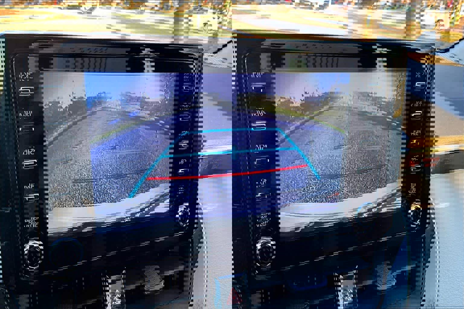 Used 2020 Toyota Corolla LE w/ LE Convenience Package image 25