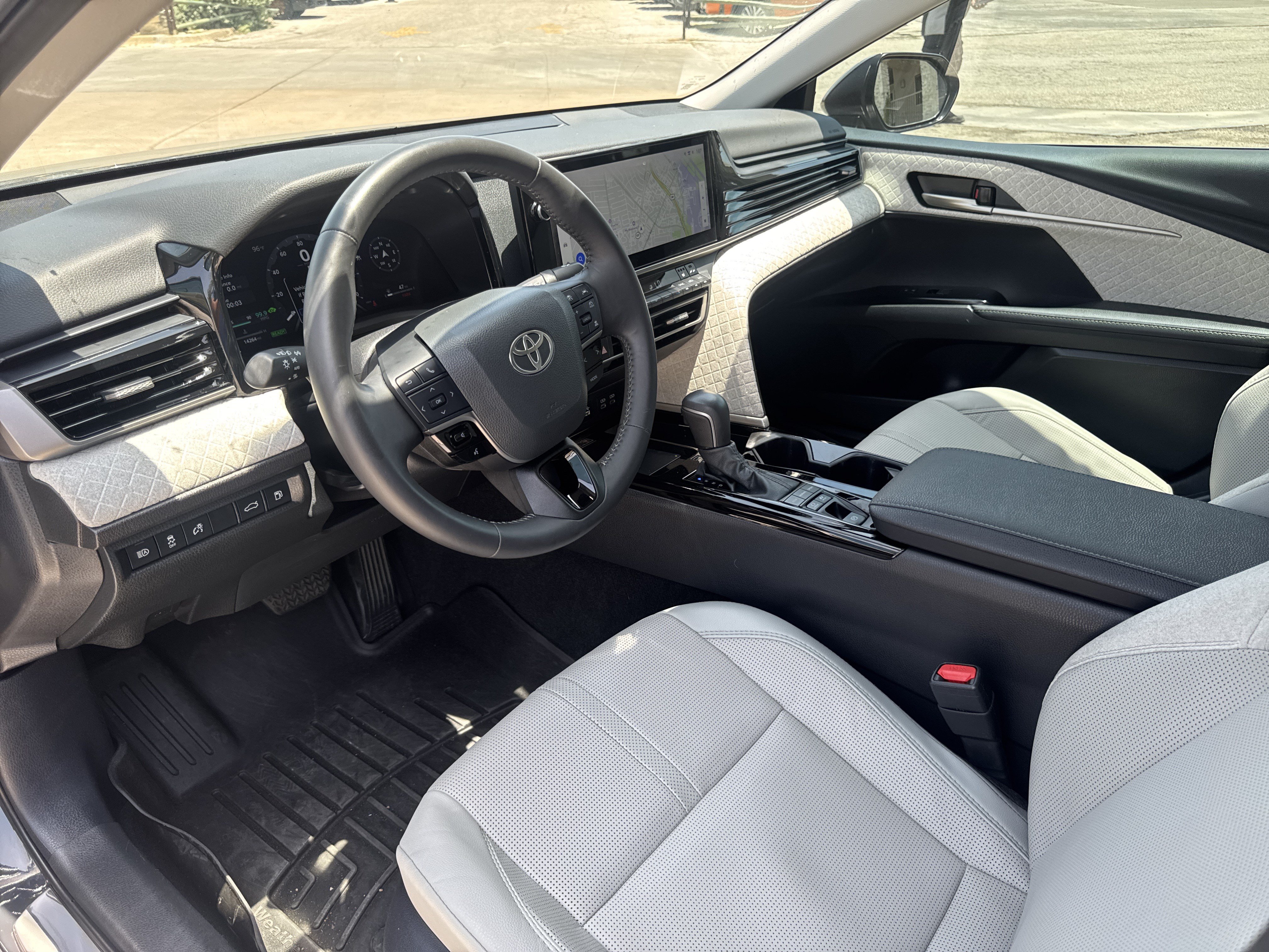 Used 2025 Toyota Camry XLE FWD image 23