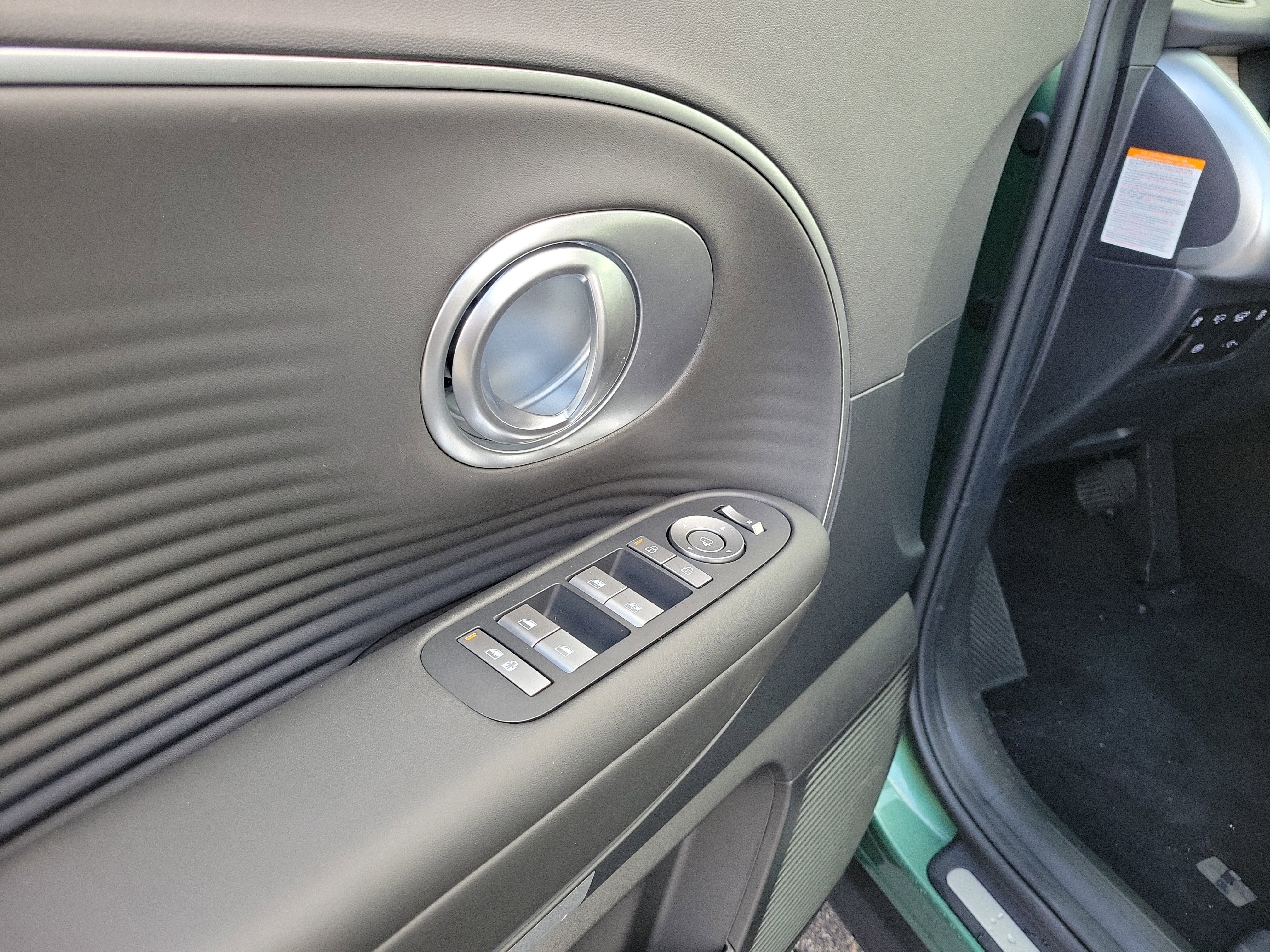 New 2026 Hyundai Ioniq 9 SEL image 18