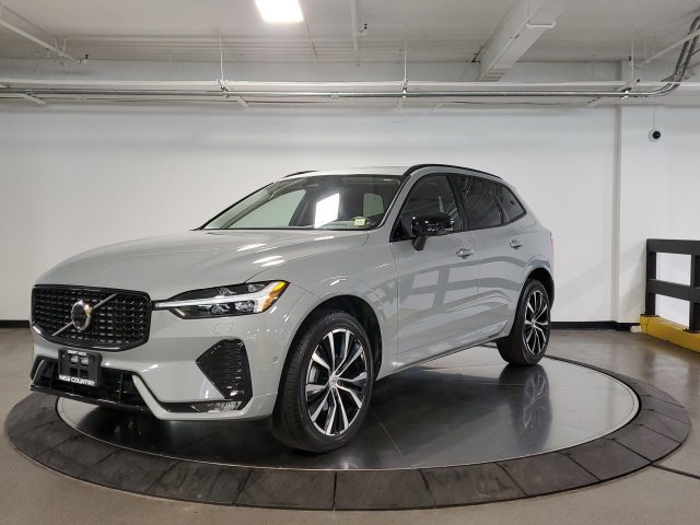Used 2025 Volvo XC60 B5 Plus w/ Protection Package Premier AWD/4WD image 5