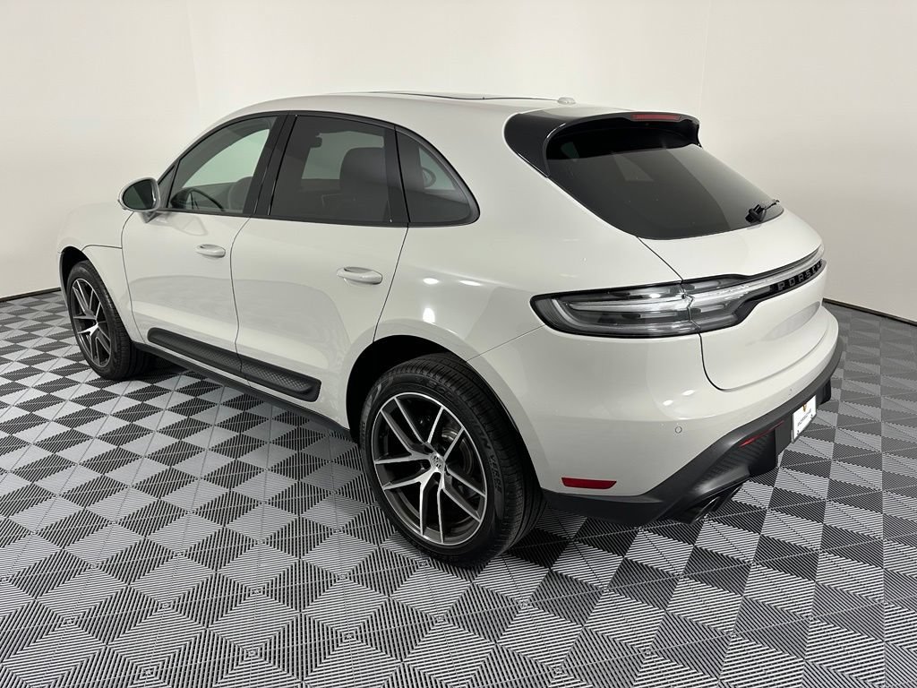 Certified 2026 Porsche Macan Turbo AWD/4WD image 3