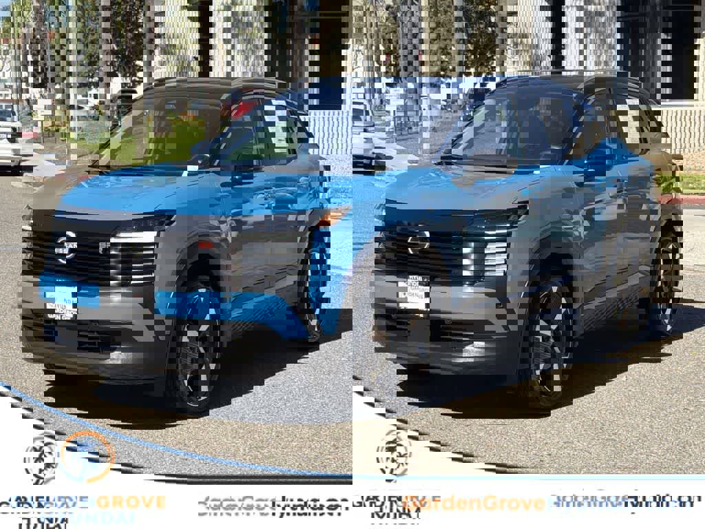 Used 2025 Nissan Kicks SR image 1