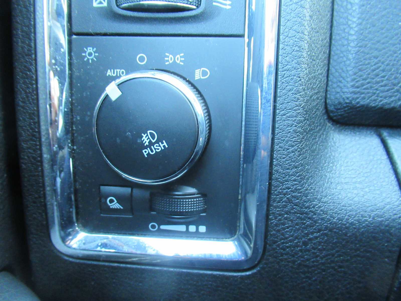 Used 2014 RAM 2500 Laramie image 28