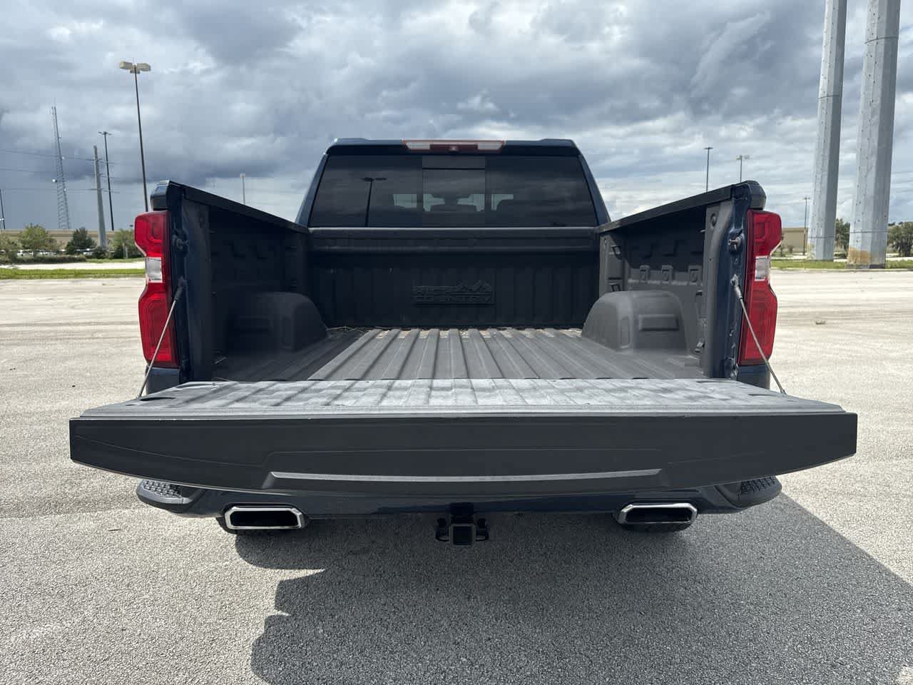 Used 2019 Chevrolet Silverado 1500 High Country w/ Technology Package RWD image 33