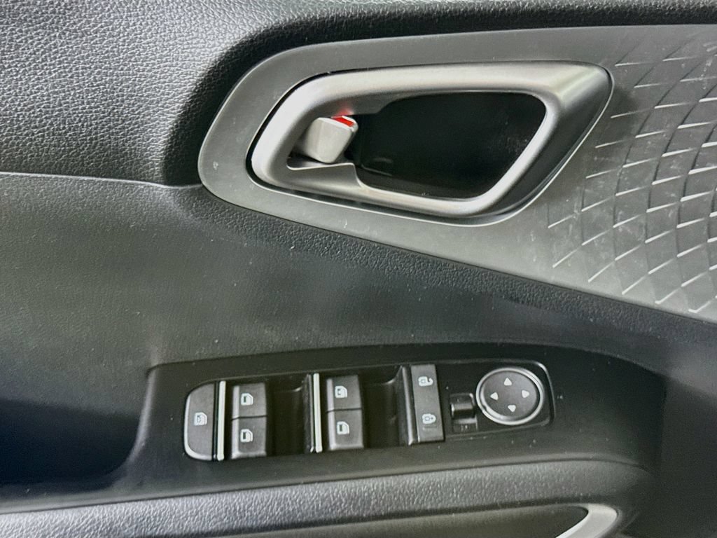 Used 2020 Kia Soul X-Line FWD image 21