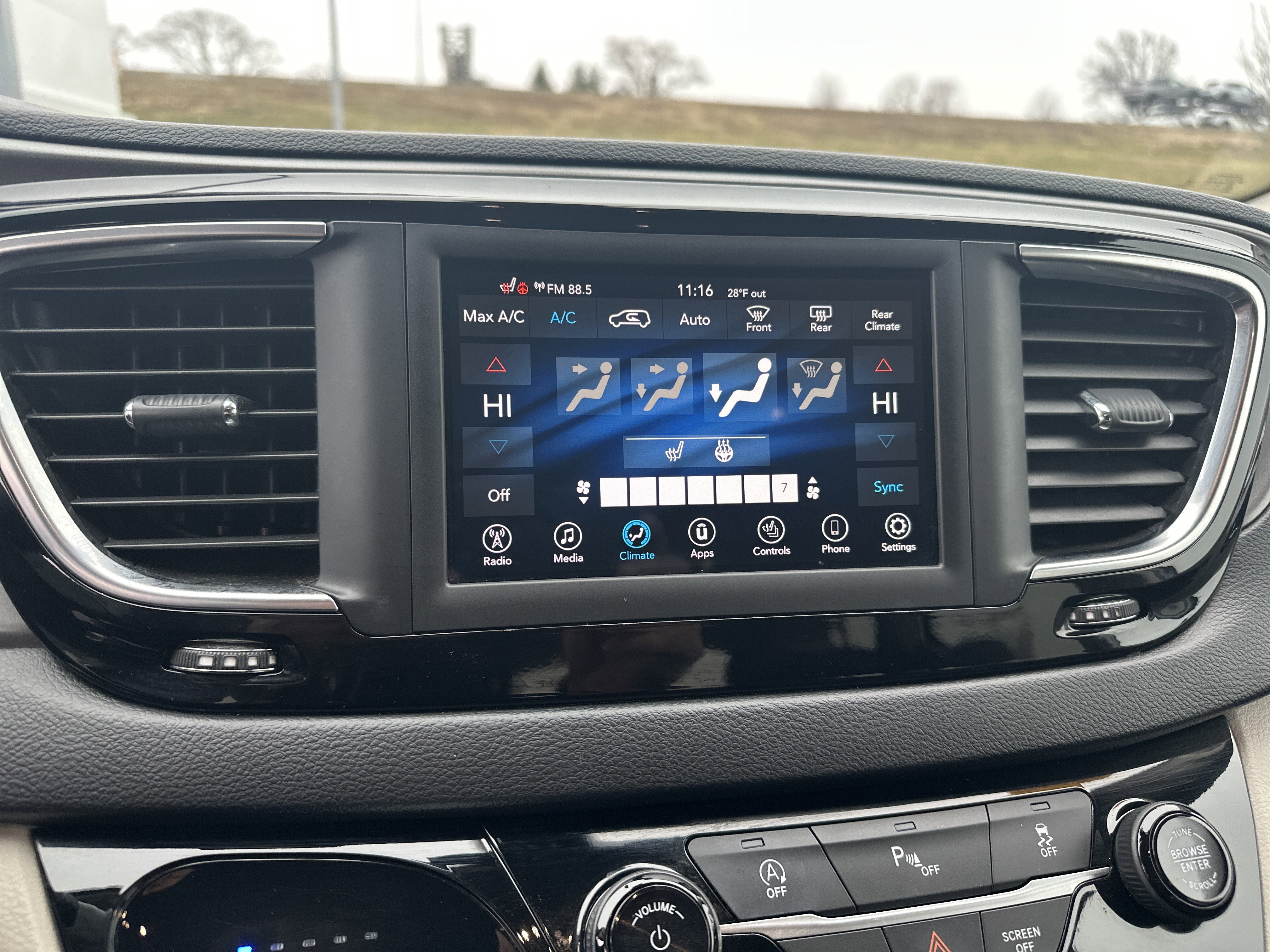 Used 2020 Chrysler Pacifica Touring-L image 23