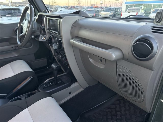 Used 2007 Jeep Wrangler Sahara w/ Dual Top Group image 21