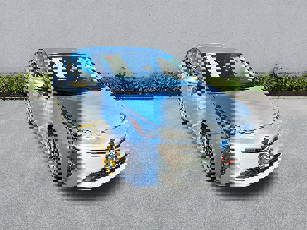 Used 2016 Toyota Prius Four Touring w/ Four Season Floor Mat Package image 4