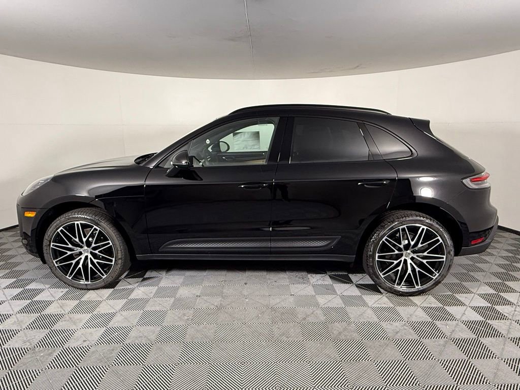 Certified 2025 Porsche Macan S image 2