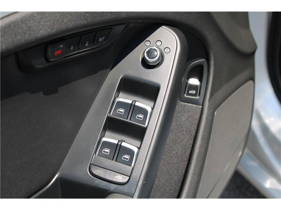 Used 2013 Audi A4 2.0T Premium Plus w/ Premium Plus Pkg AWD/4WD image 14