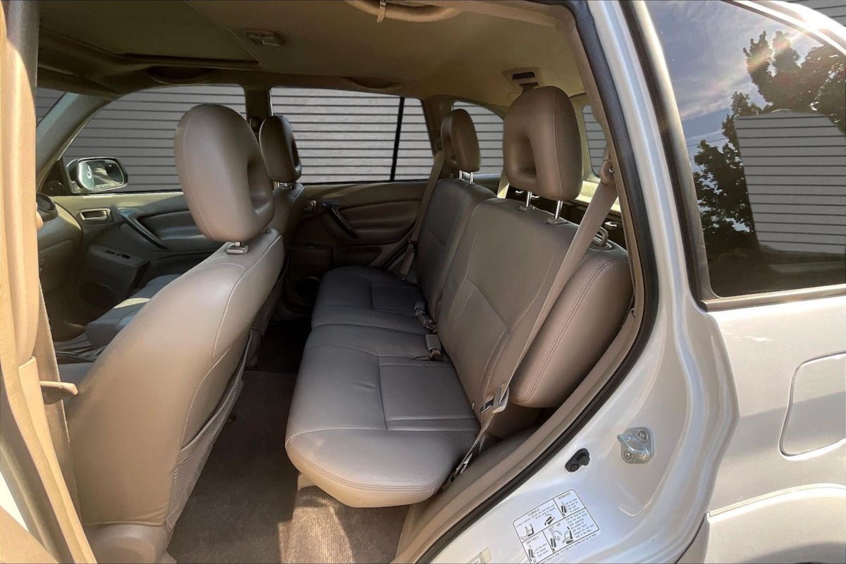 Used 2004 Toyota RAV4 4WD image 21