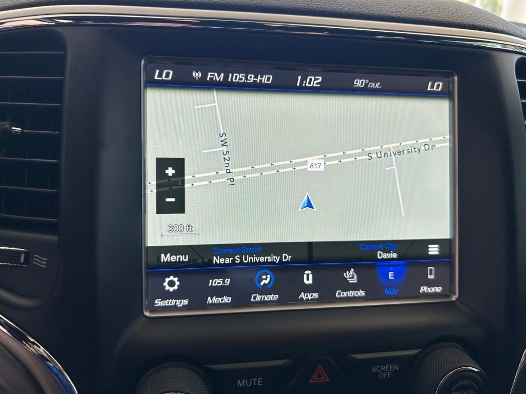 Used 2018 Jeep Grand Cherokee Altitude AWD/4WD image 9