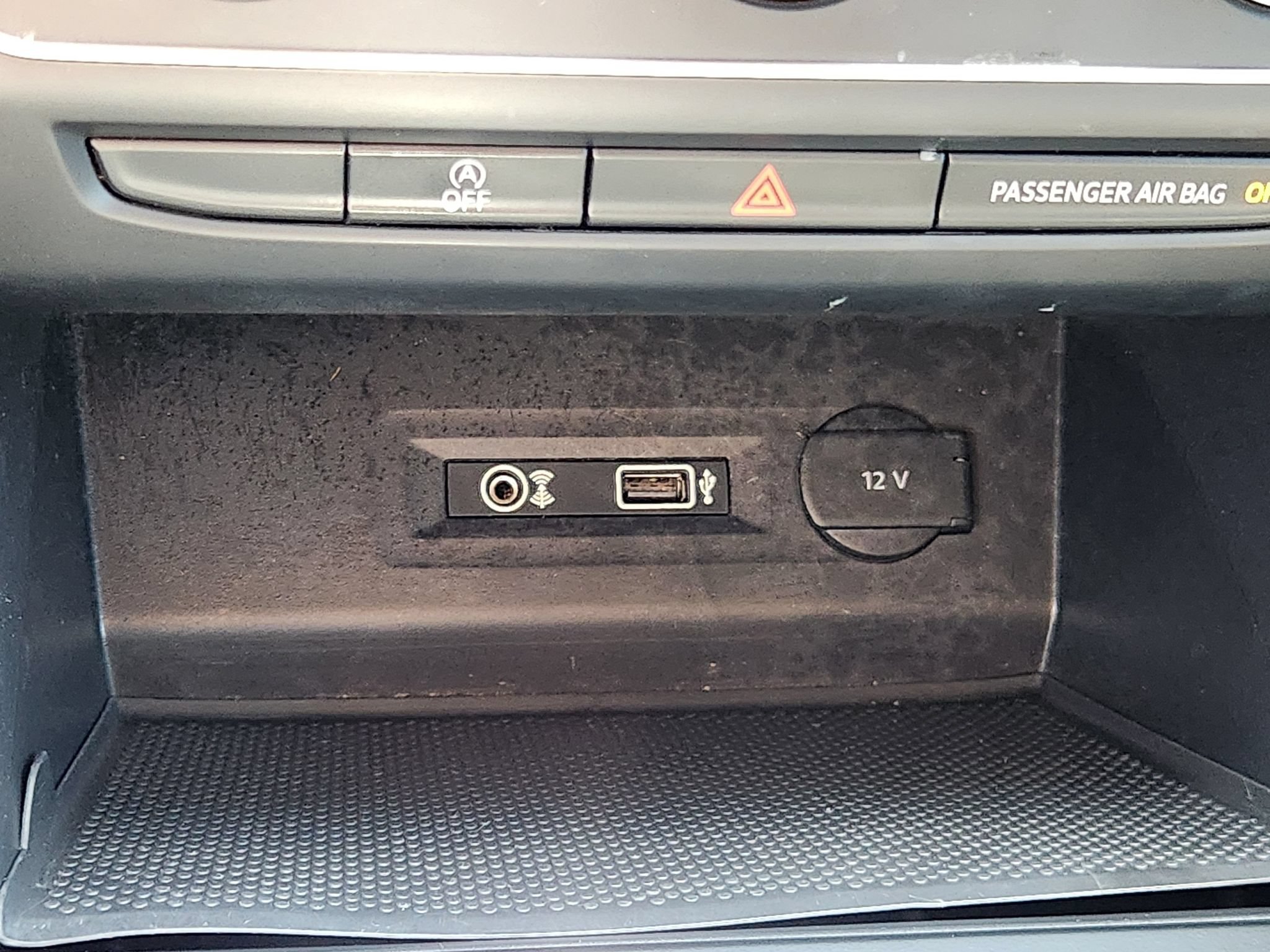 Used 2019 Volkswagen Atlas SE w/ Towing Package FWD image 27