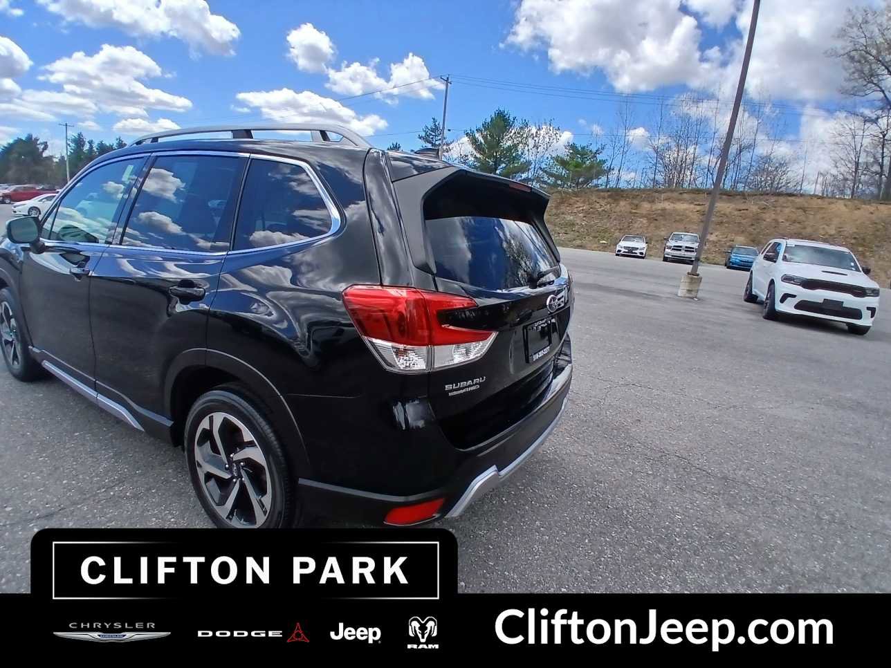 Used 2022 Subaru Forester Touring AWD/4WD image 8