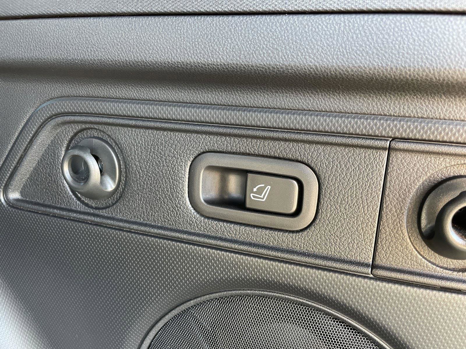 Used 2024 Subaru Forester Wilderness w/ Convenience Package image 39