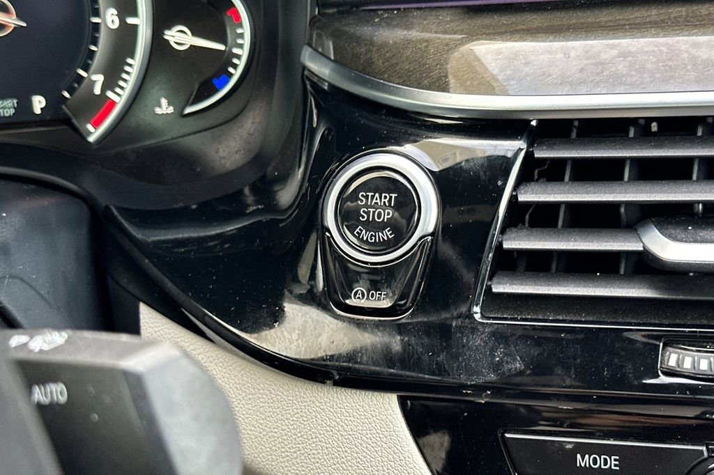 Used 2018 BMW 540i w/ M Sport Package image 25