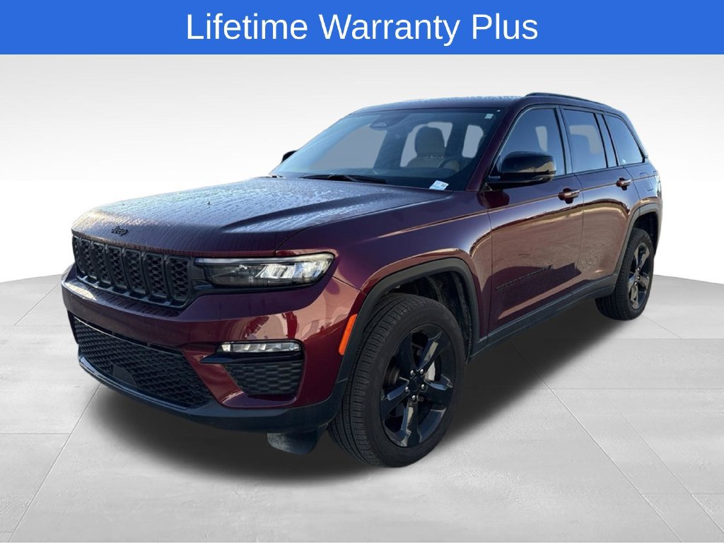 Used 2025 Jeep Grand Cherokee Limited w/ Black Appearance Package AWD/4WD 360° Tour