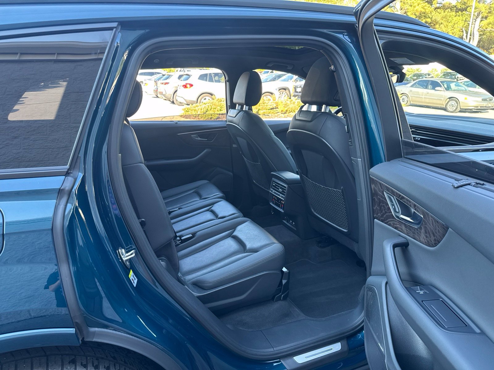 Used 2020 Audi Q7 3.0T Prestige w/ Black Optic Package AWD/4WD image 39