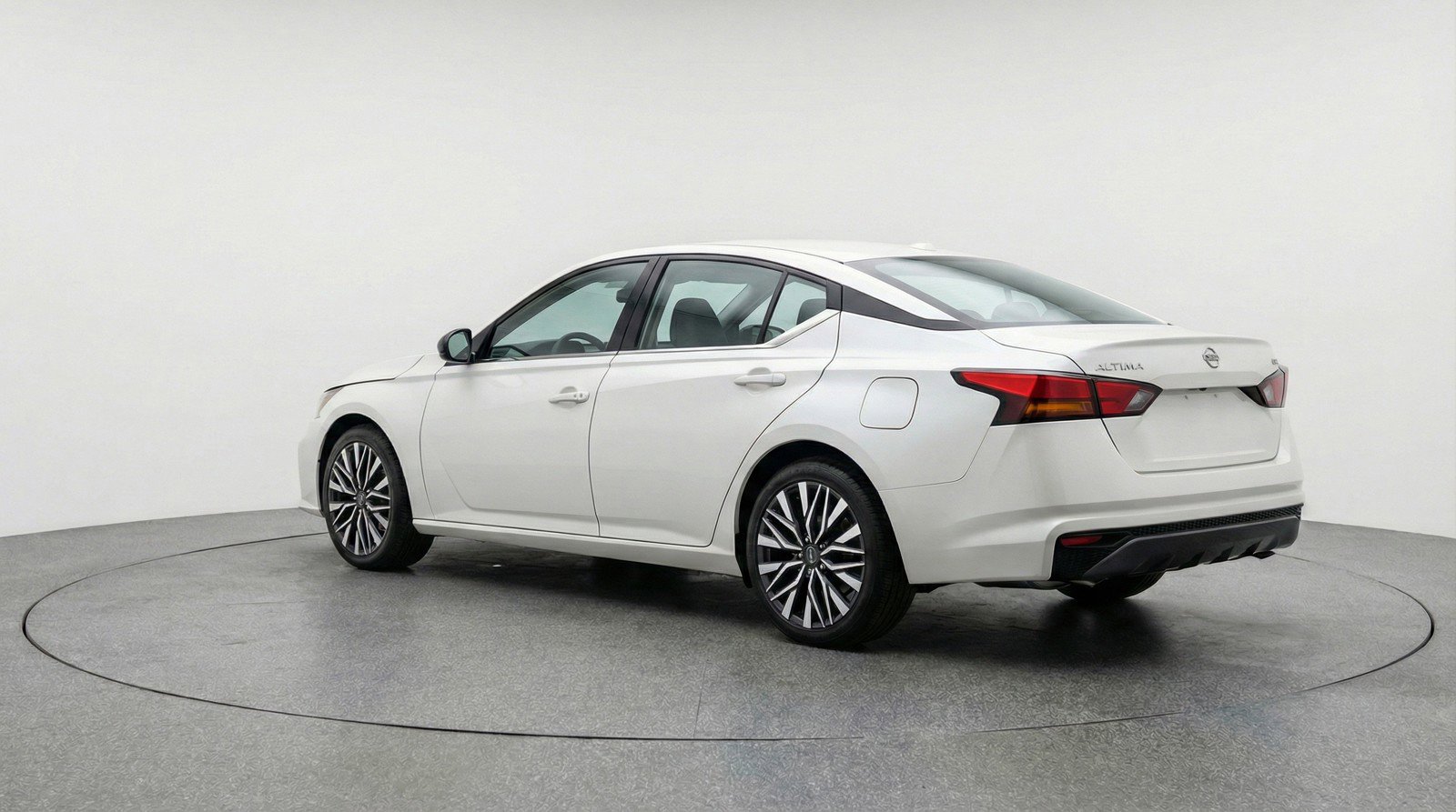 Used 2025 Nissan Altima 2.5 SV FWD image 6