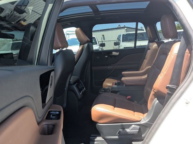 Used 2023 Lincoln Aviator Reserve w/ Equipment Group 201A RWD image 25
