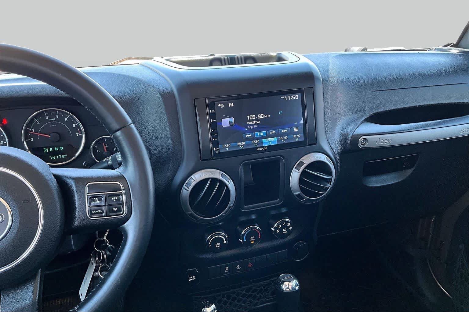 Used 2015 Jeep Wrangler Unlimited Sport w/ Connectivity Group AWD/4WD image 7
