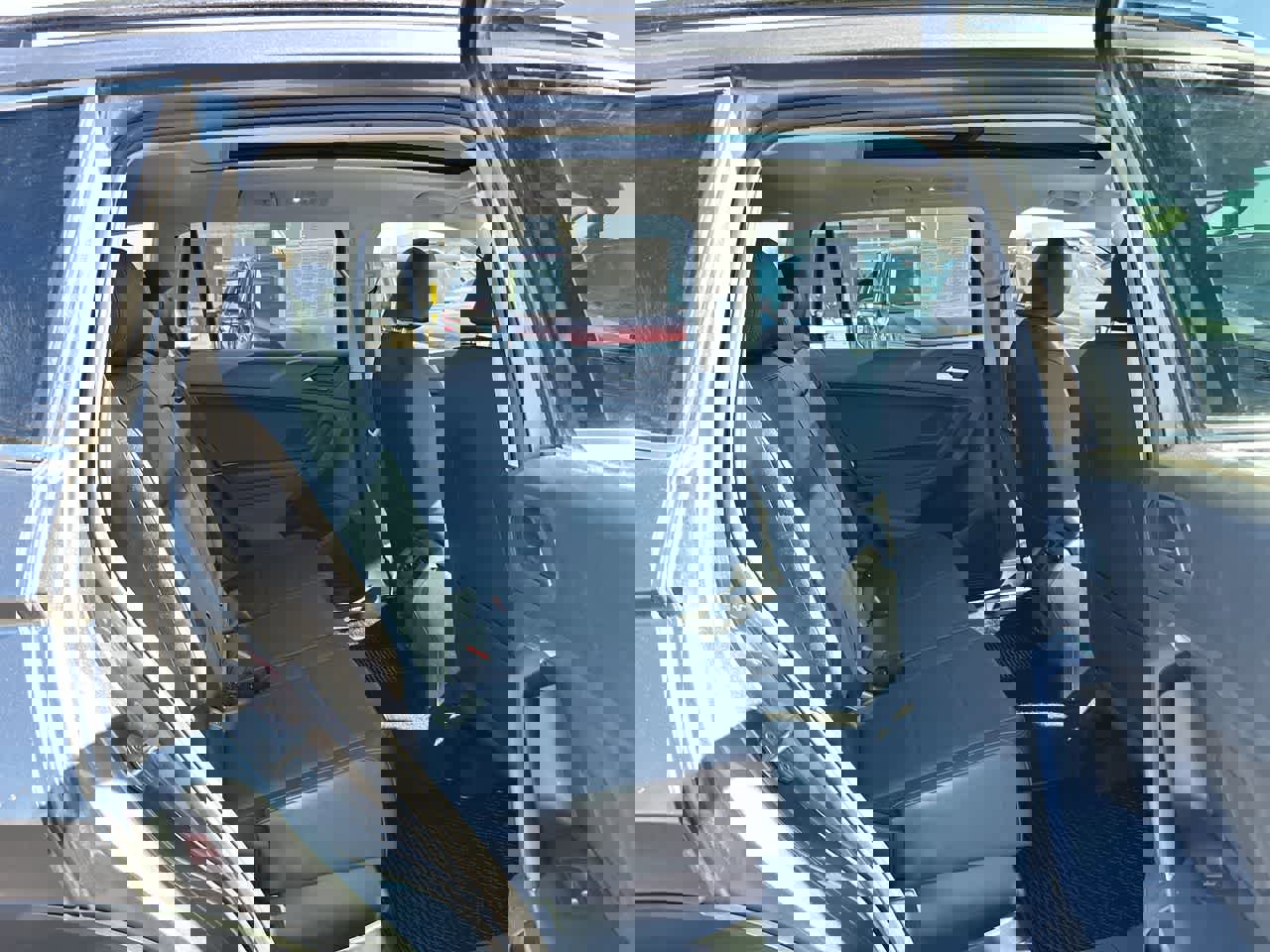 Used 2019 Volkswagen Tiguan SE w/ Panoramic Sunroof Package image 26