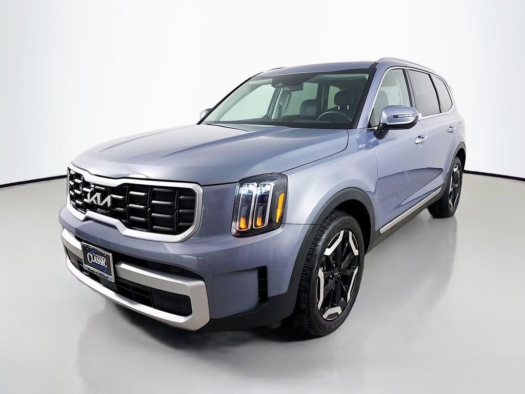 Used 2025 Kia Telluride S FWD image 3