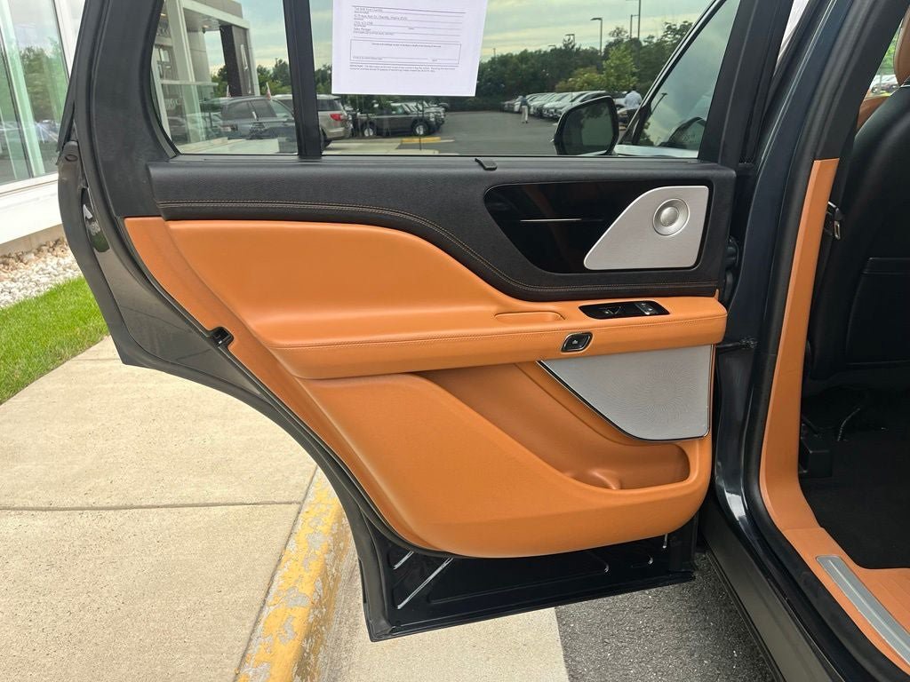 Certified 2022 Lincoln Aviator Black Label w/ Dynamic Handling Package AWD/4WD image 20